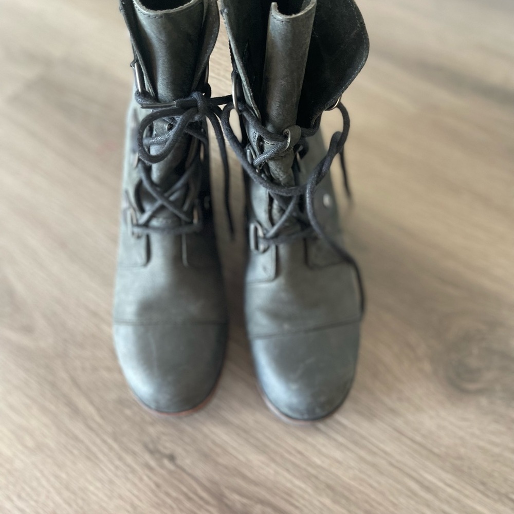 Sorel Joan of Artic Leather Wedge Weatherproof Boots in Black - Picture 9 of 9